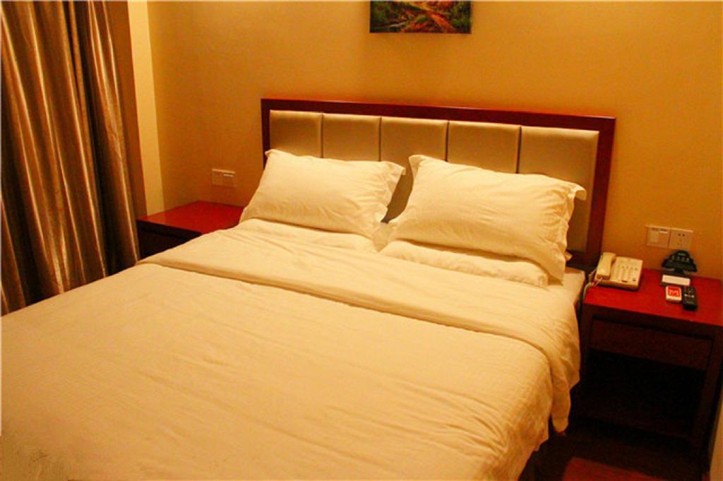 Greentree Inn Sanya He Ping Street Hotel Camera foto