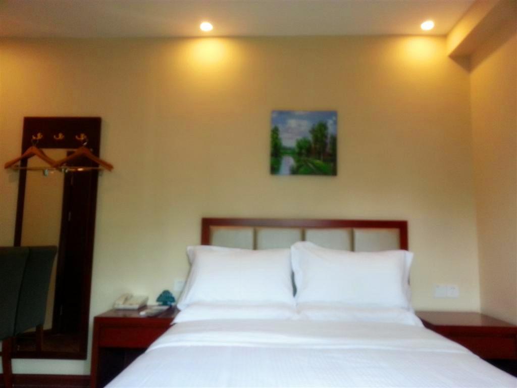 Greentree Inn Sanya He Ping Street Hotel Camera foto